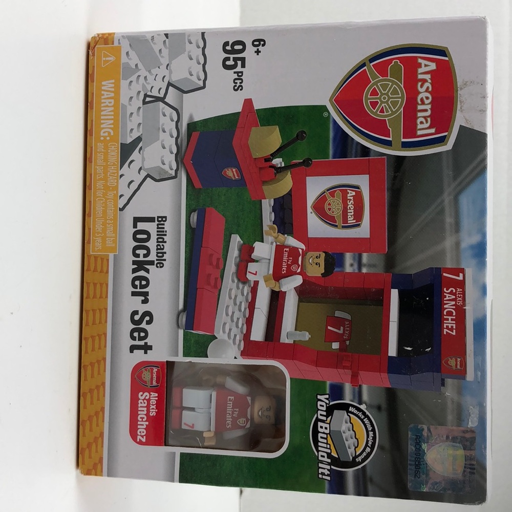Alexis Sanchez buildable locker